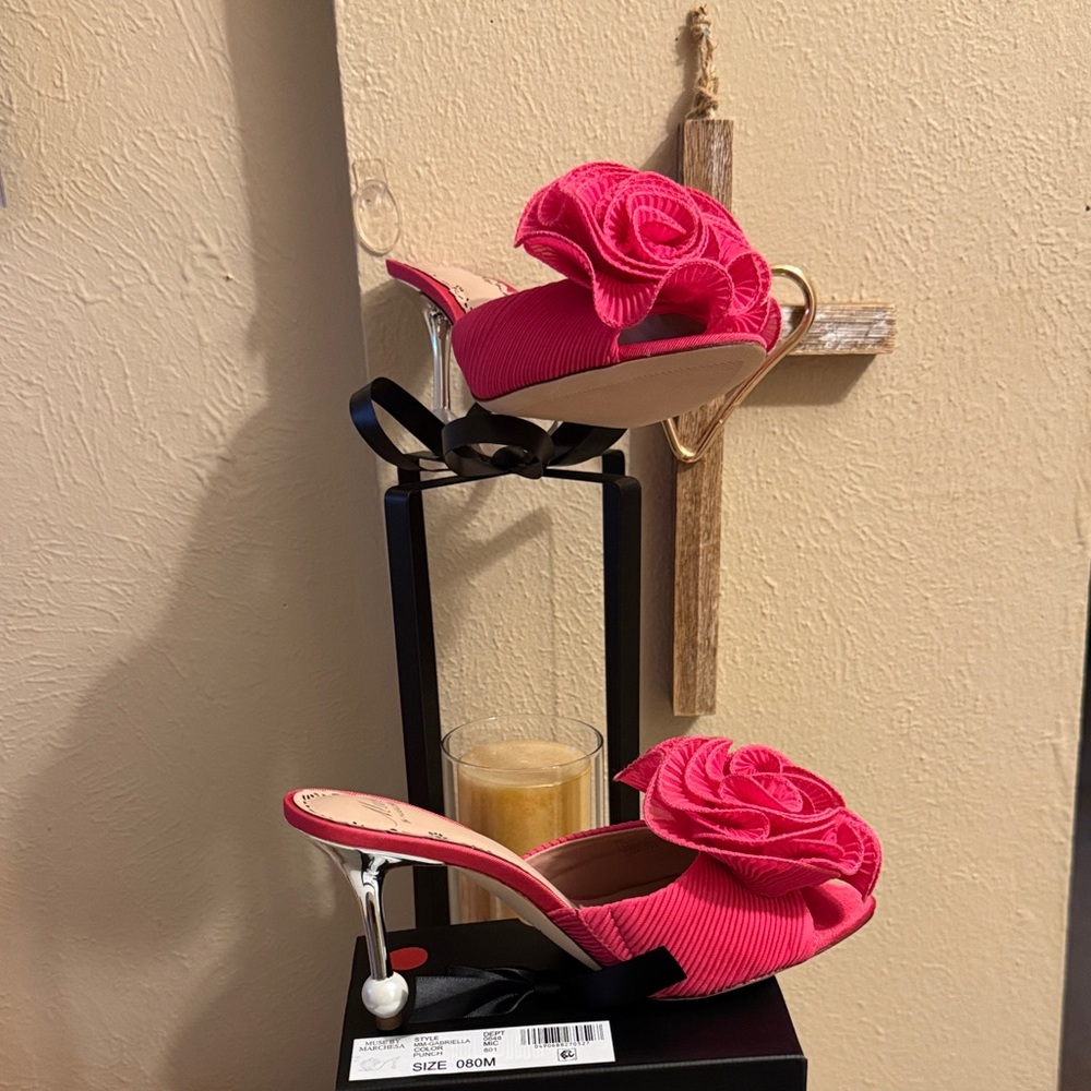 Muse by Marchesa Vibrant Pink Heels with Floral Design. - Picture 3 of 9